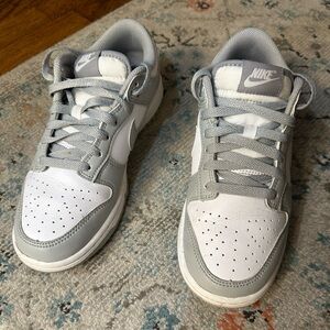 Nike dunk low sz 8 women/ 6.5 men